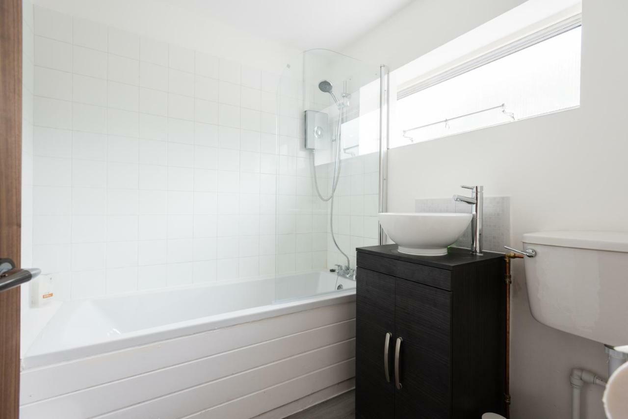Ferienwohnung The Century Chalet - Contemporary 2Bdr Townhouse With Parking Oxford Exterior foto